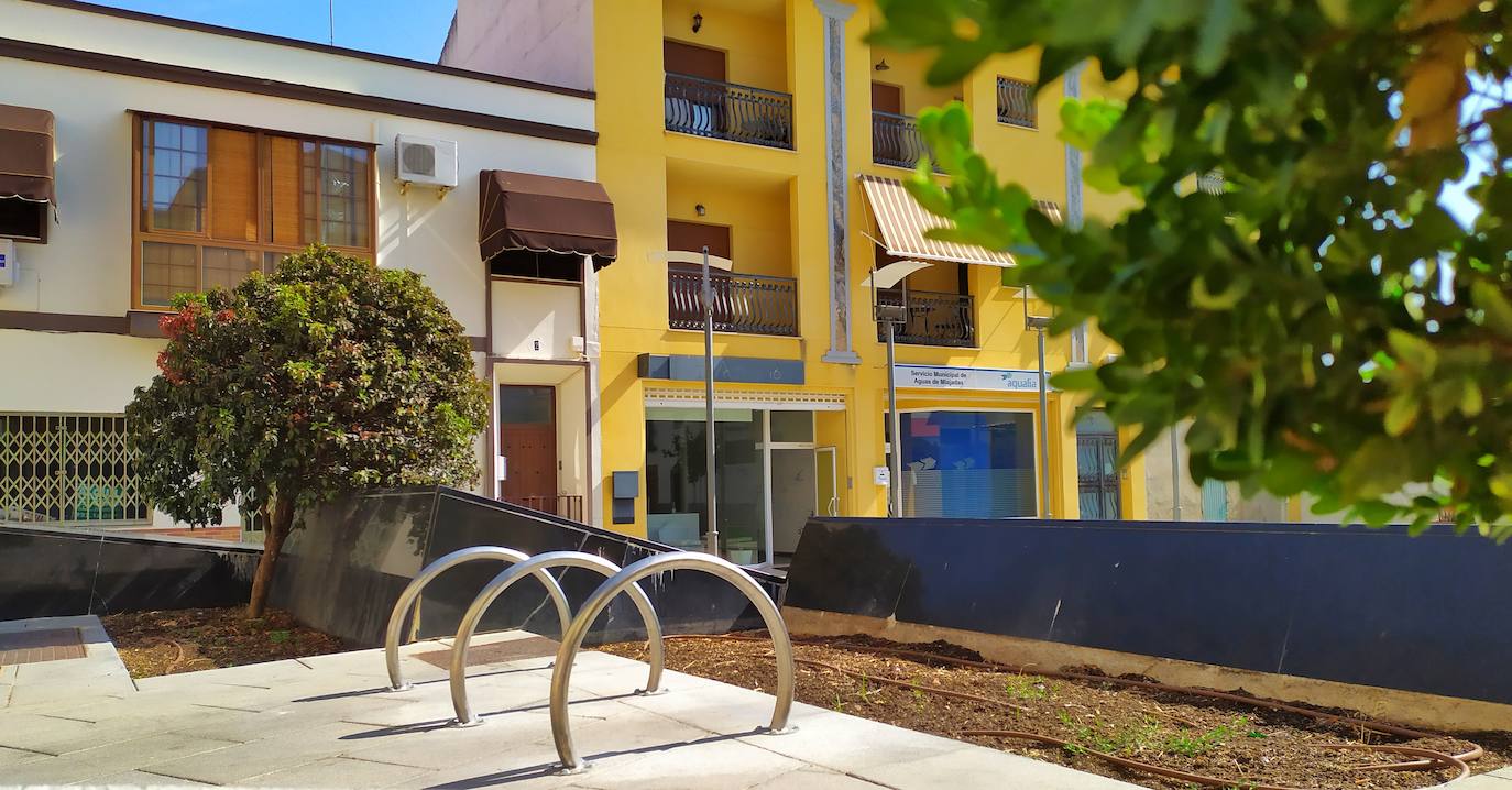 Los vecinos disponen de aparcabicis distribuidos por Miajadas y pedanías