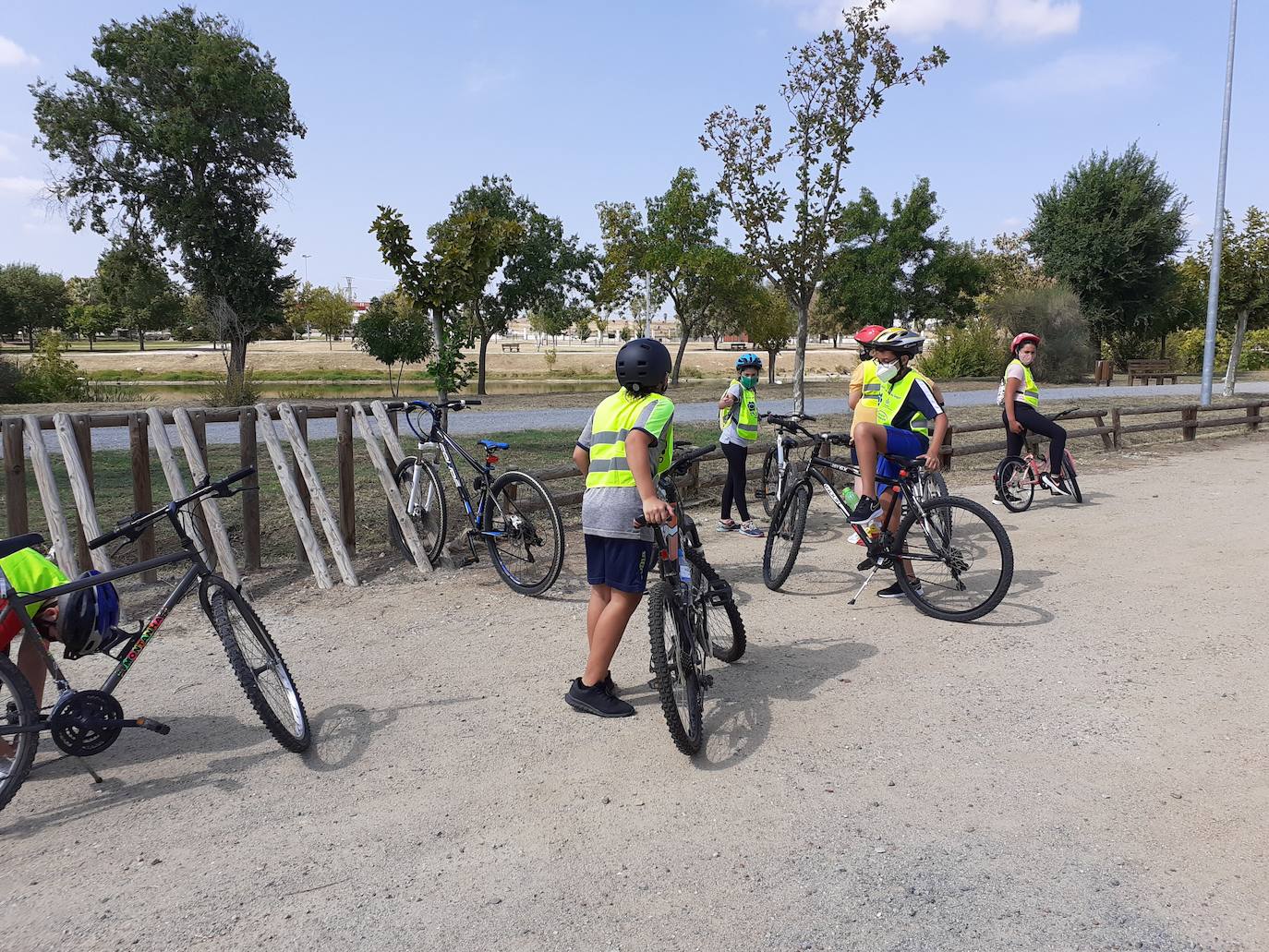 Los alumnos del CEIP Ntra. Sra. de Guadalupe han realizado una salida en bici con motivo de la SEM