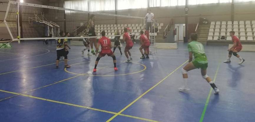 El Extremadura Grupo Laura Otero se impone ante el Pacense Voleibol y el Almendralejo