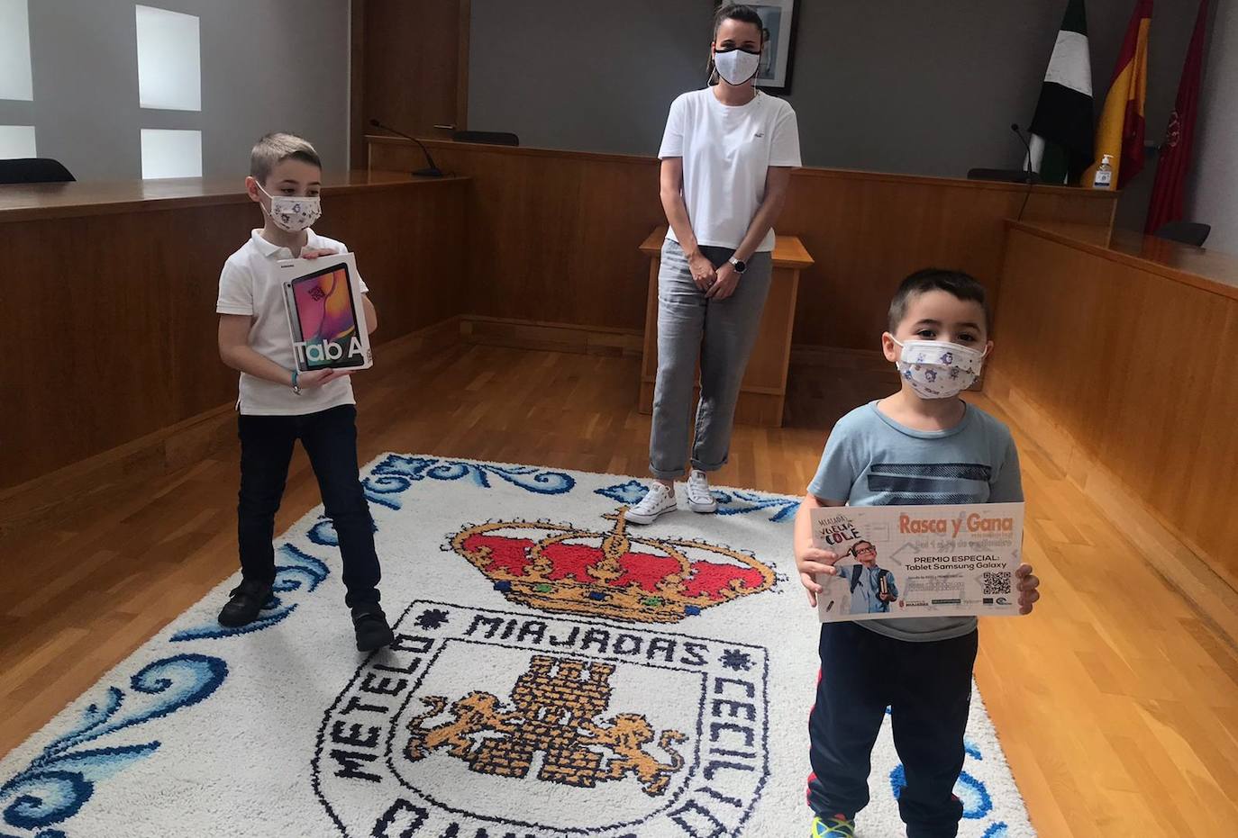 Iker y Enzo Fernández ganan la tablet de la campaña comercial 'Miajadas de vuelta al cole'