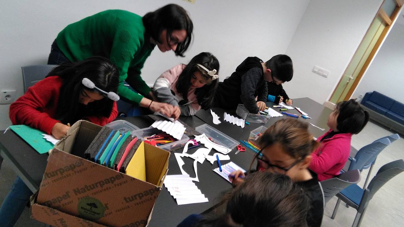 La escuela Peta-Zeta ofrece un curso online de monitor de Ludoteca