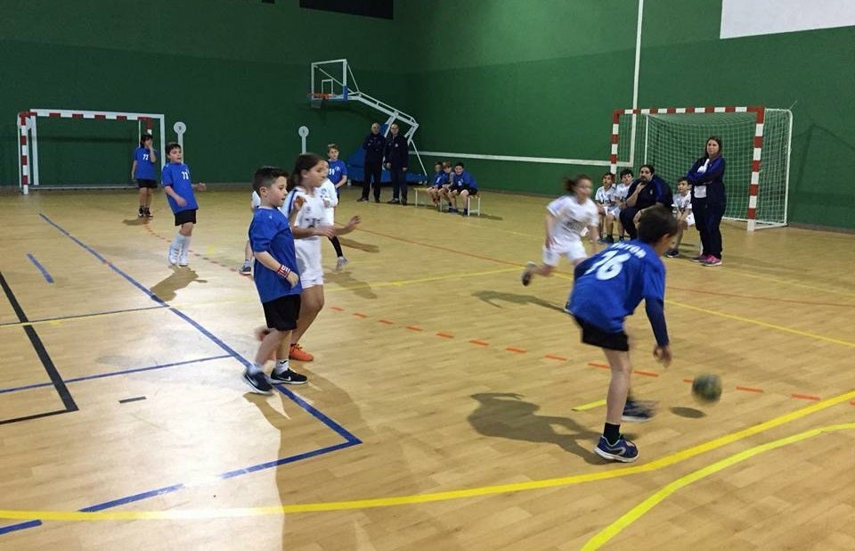 A.D. Balonmano de Miajadas anima a jugar con ellos