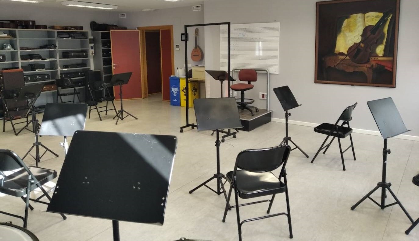 El aula de la Banda municipal de música cuenta con mejoras y nuevo mobiliario