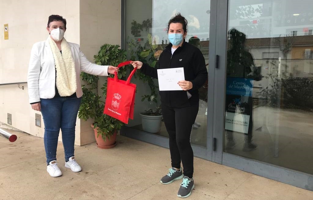 El Ayuntamiento entrega mascarillas a los mayores de las residencias y Centro de día y los residentes del Piso tutelado
