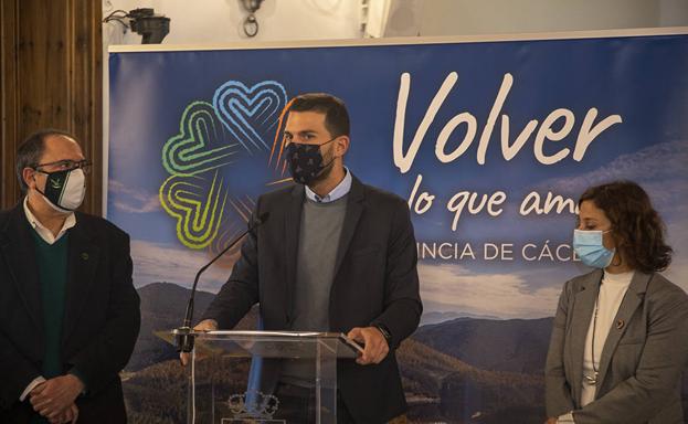 El Cáceres CB forma parte de la campaña turística 'Volver a lo que amas', de la Diputación