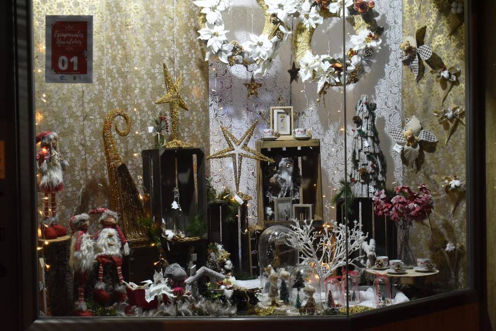 El comercio local adorna Miajadas con su concurso de escaparates navideños
