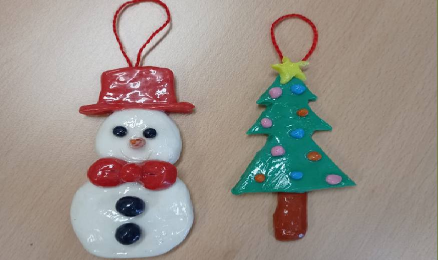 'Ludoteca en casa' enseña a los más pequeños a crear su propio adorno de Navidad