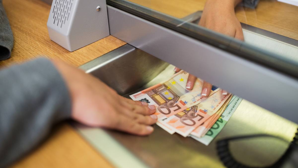 Una vecina de Miajadas pierde el dinero de su pensión en el camino del banco a casa