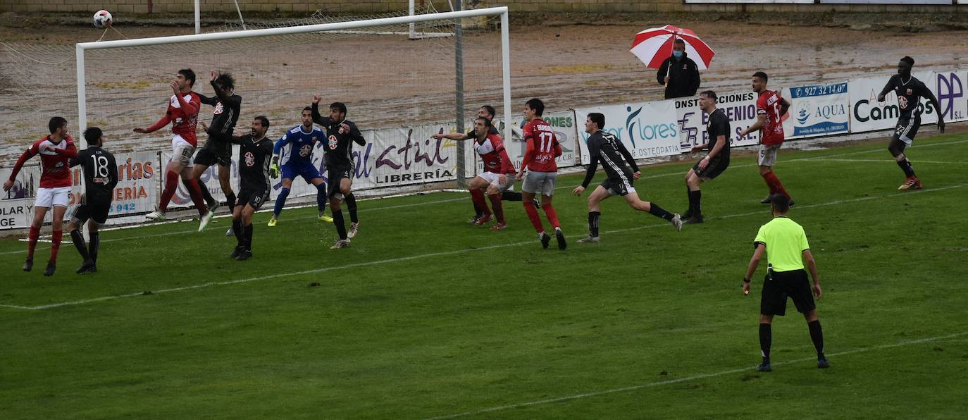 Partido sin goles contra el Llerenense y el Miajadas se estanca en el empate