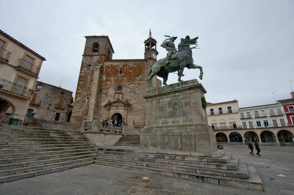Opinión 'Desde la distancia: Los Pizarro, Orellana, Núñez de Balboa, Hernán Cortés,… ¿De verdad les honramos como se merecen?'