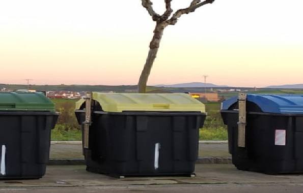 El Área de Medio Ambiente resuelve dudas sobre el contenedor amarillo de reciclaje