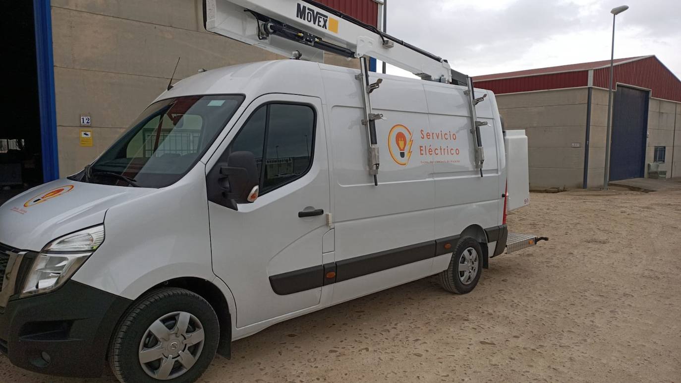 El servicio eléctrico municipal cuenta con nueva furgoneta de trabajo