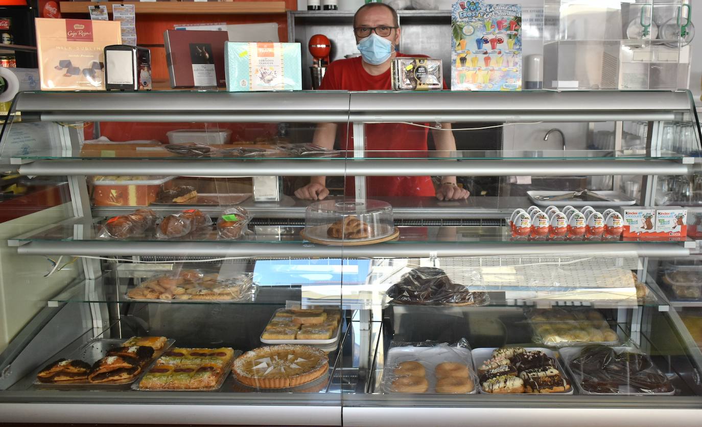 Los maestros artesanos pasteleros de Miajadas invitan a saborear la Semana Santa