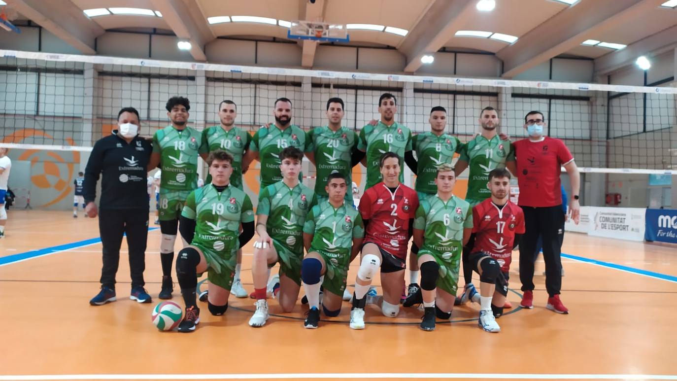 El Extremadura Grupo Laura Otero pasa a semifinales a pesar de perder frente al Cisneros