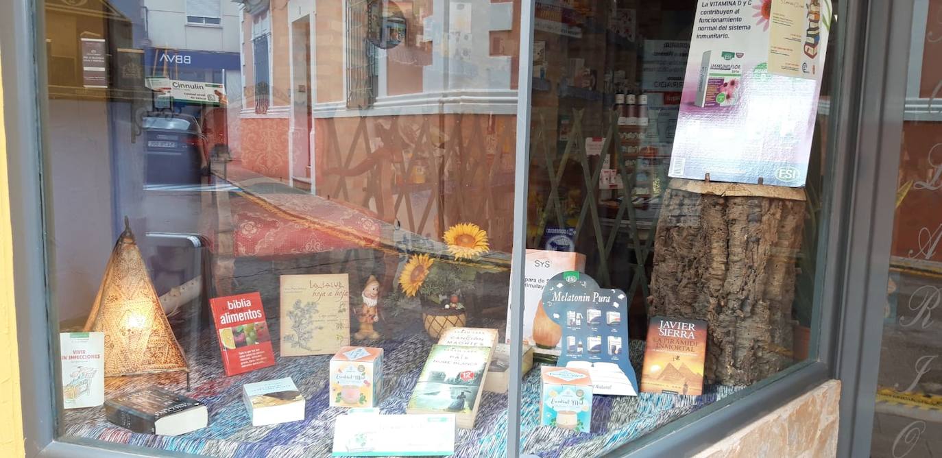 Los comercios de Miajadas celebran la Semana del libro con una colaboración especial