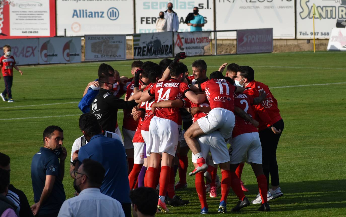 Jornada histórica en el C.D. Miajadas, que se clasifica para el play off a Segunda
