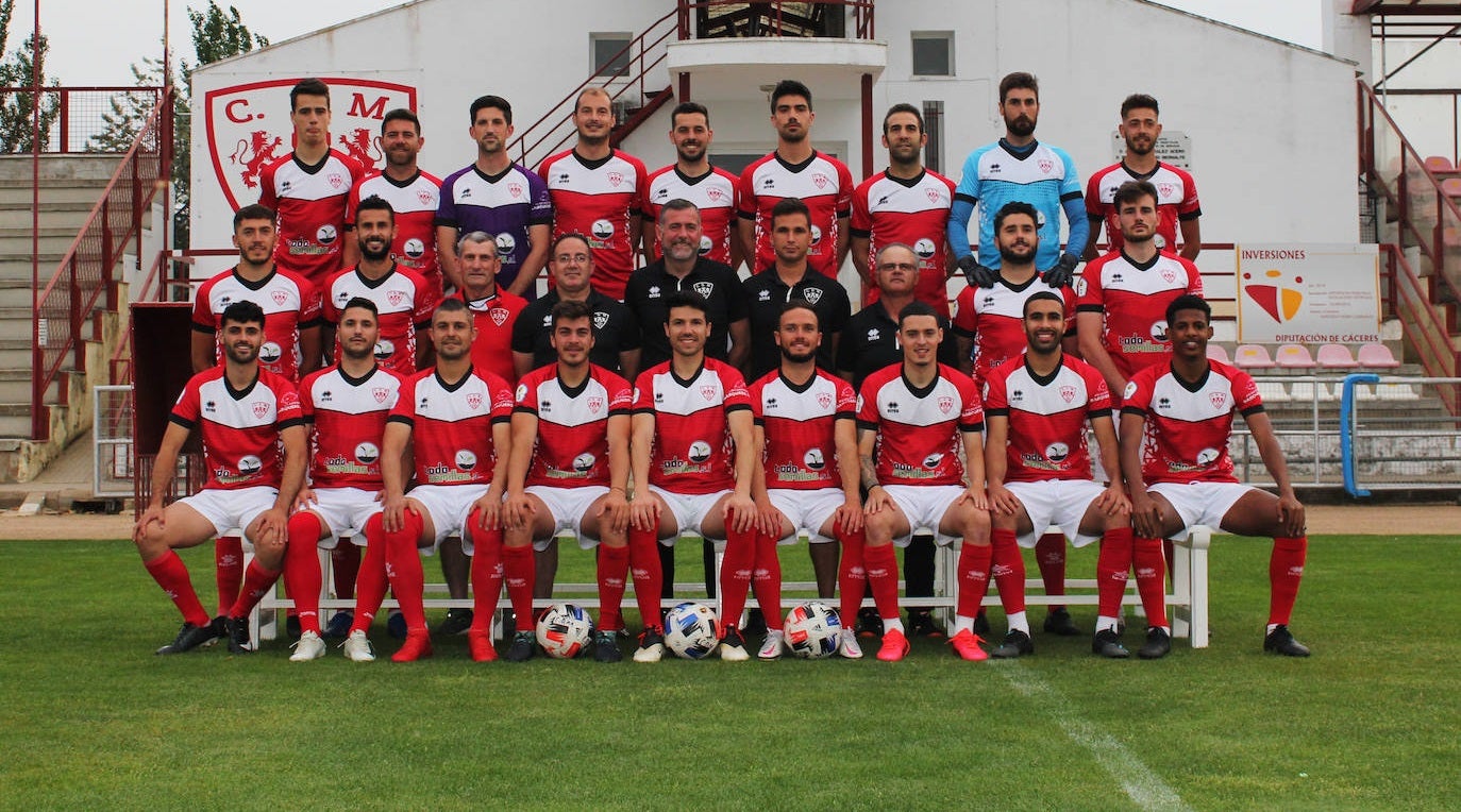 Tras una temporada en la que han soñado alto con más ganas de fútbol que nunca, el Miajadas hace balance