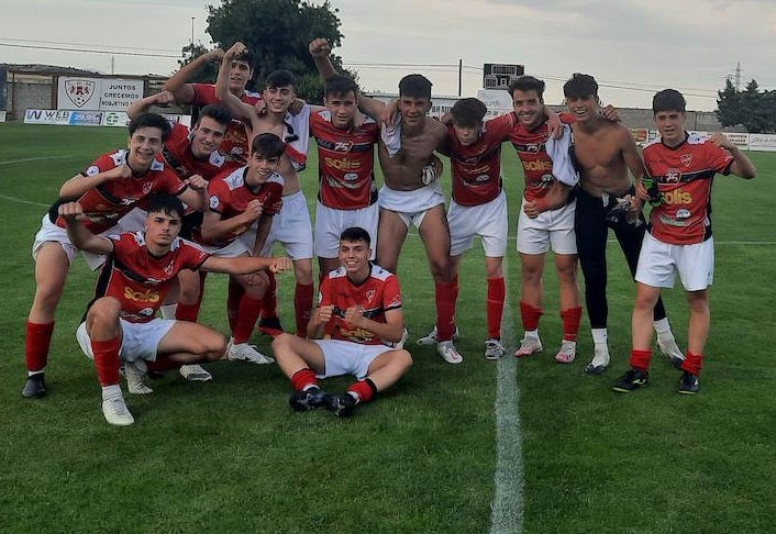 El CD Miajadas Juvenil consiguió la segunda posición para la fase de ascenso a 1ª División Nacional en la categoría