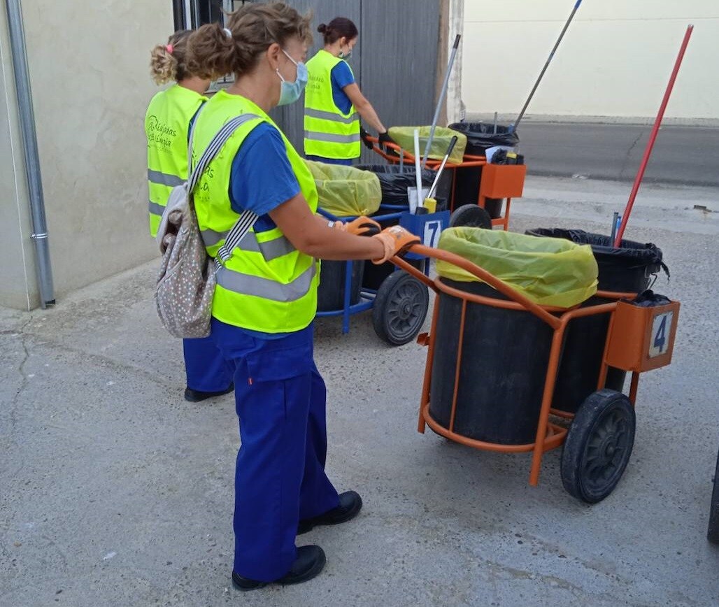El Servicio municipal de limpieza viaria comienza a utilizar bolsas amarillas 100% recicladas y reciclables