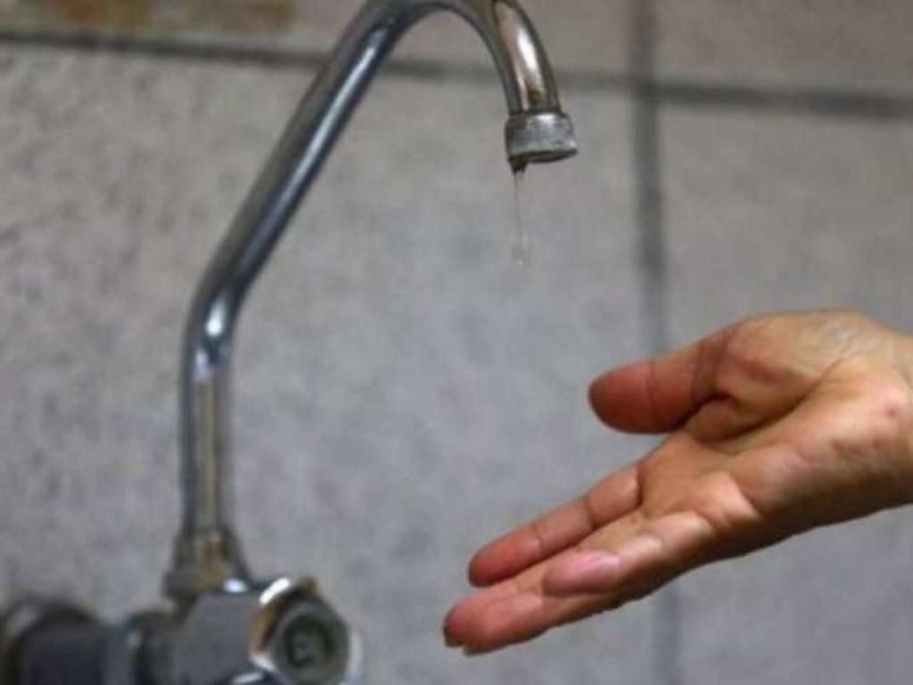 Corte del suministro de agua en la avenida Trujillo, V centenario y colindantes