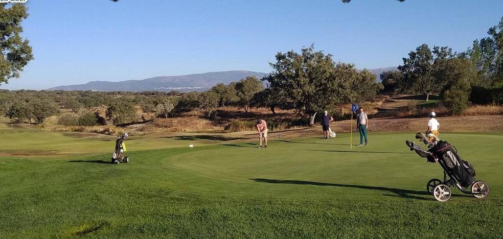 Desde la distancia: Un campo de golf convenientemente comunicado puede dar muchos puestos de trabajo