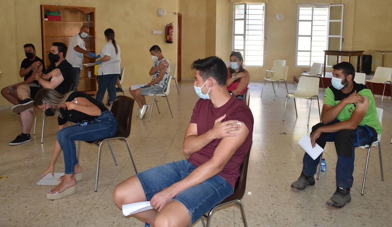 Miajadas inicia la vacunación contra la Covid-19 de los 29 a 20 años