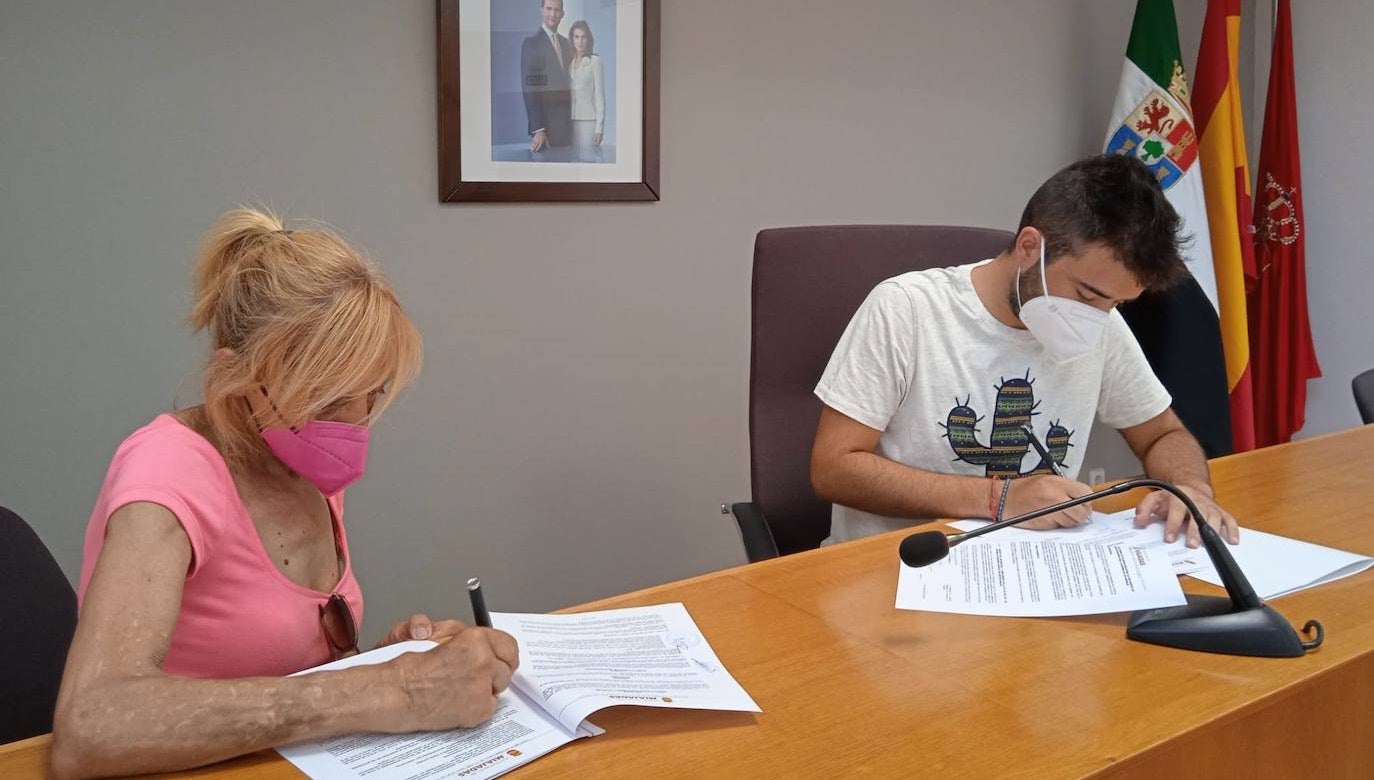Amidea firma un convenio de colaboración de 19.500 euros con el Ayuntamiento de Miajadas
