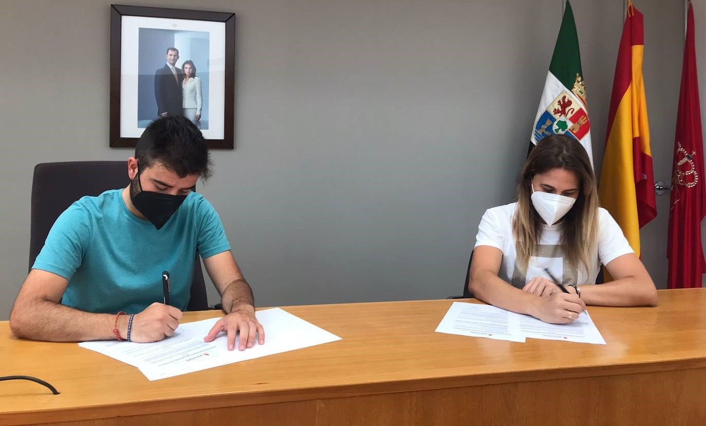 Convenio de colaboración entre la A.D. de Salvamento y Socorrismo y el Ayuntamiento de Miajadas