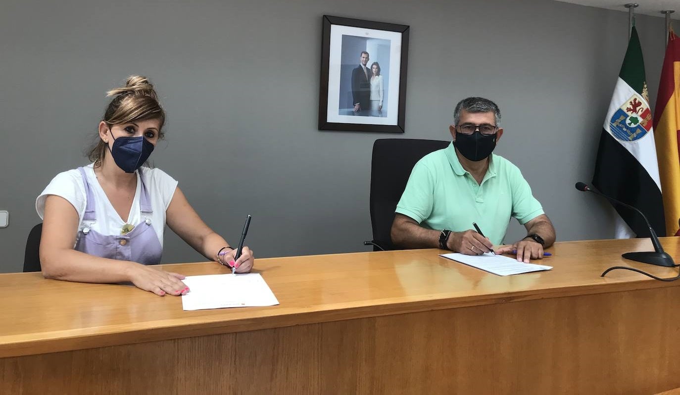 Acomic y el Ayuntamiento de Miajadas renuevan su convenio de colaboración