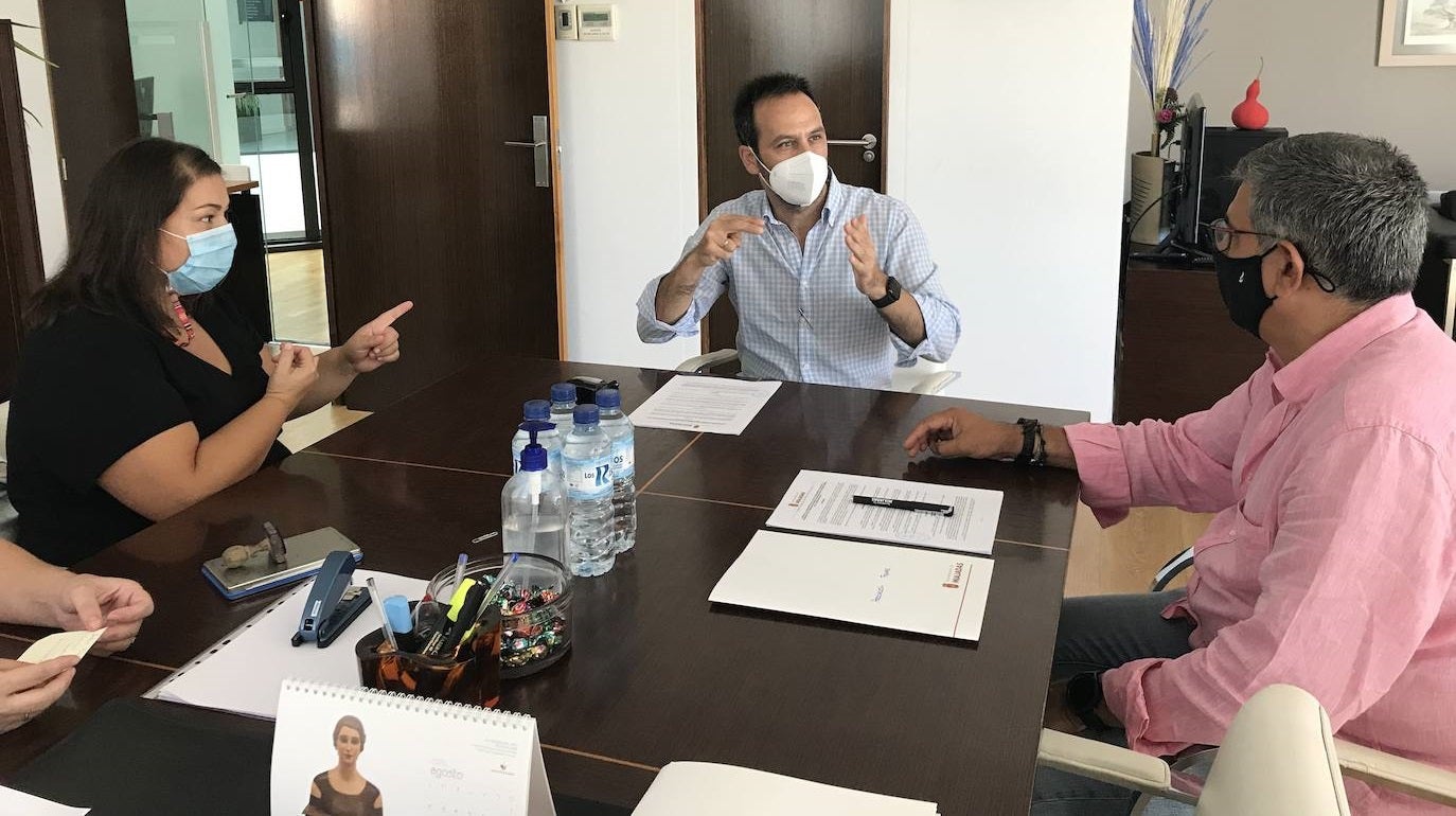 La Federación Extremeña de Asociaciones de Personas Sordas renueva su convenio con el Ayuntamiento de Miajadas