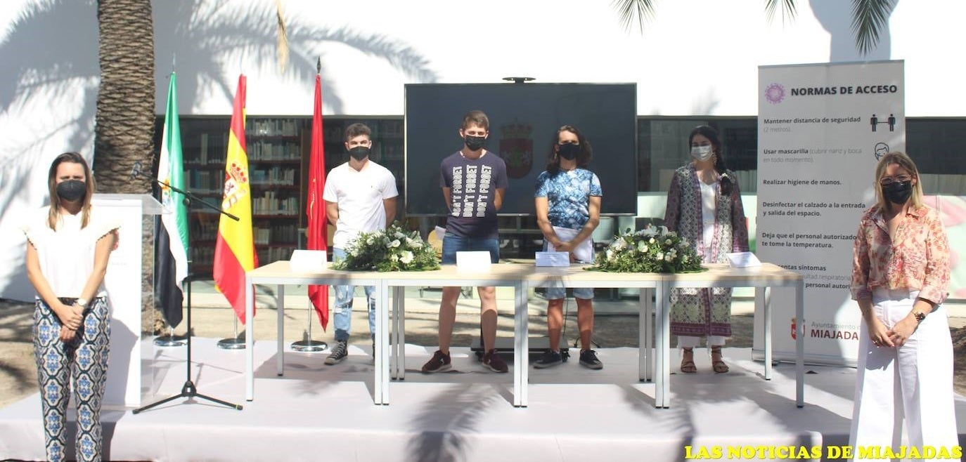 Miajadas premia a sus alumnos más excelentes
