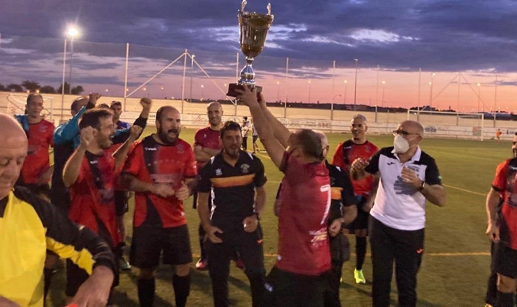 El Transtello Miajadas, campeón de la liga Veteranos AFAS 2020-21
