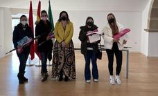 Paula González, Andrea Maeso, Mª del Carmen Pérez y Ana Mª Miguel, premiadas en el concurso de Tik Tok 'Ni una más'