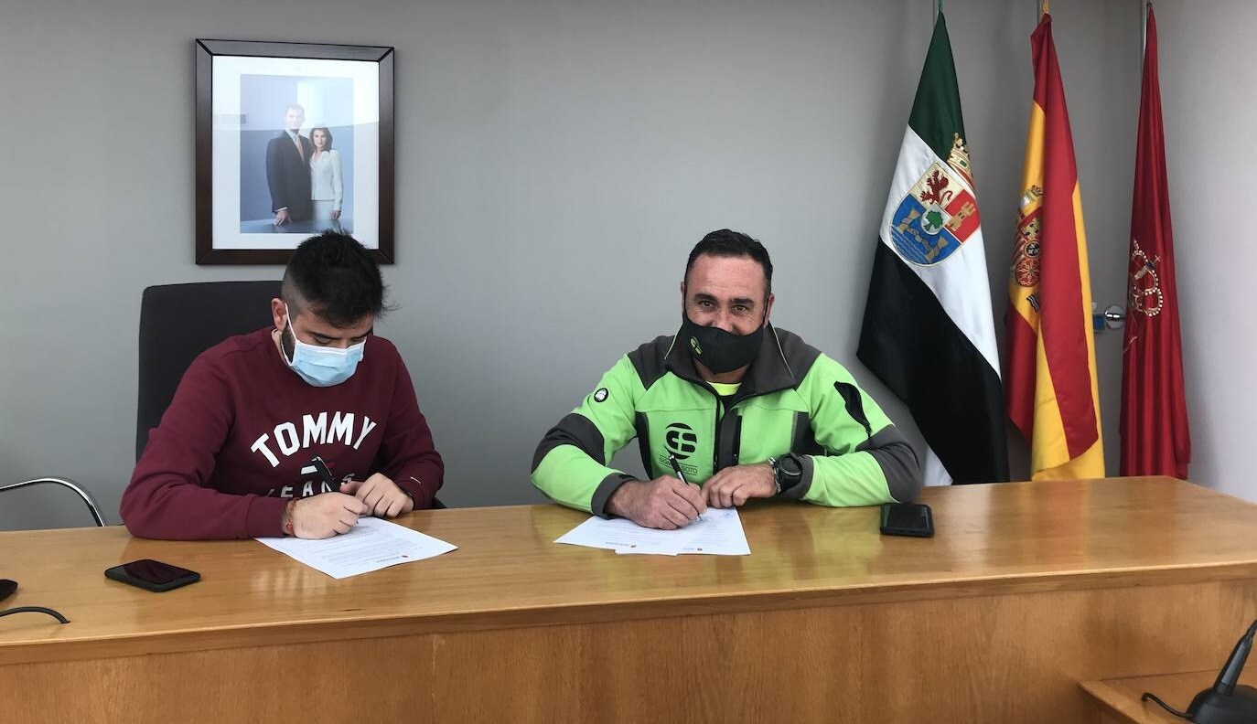 El Club Ciclista Miajadas firma un convenio de colaboración con el Ayuntamiento