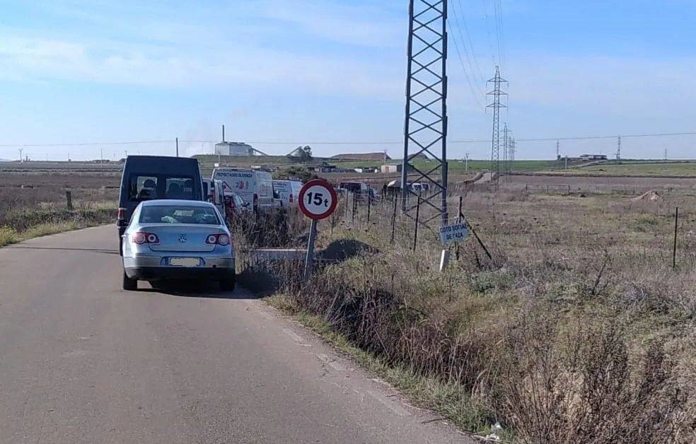 Y para combatir el frío… nada mejor que 65 toneladas de leña
