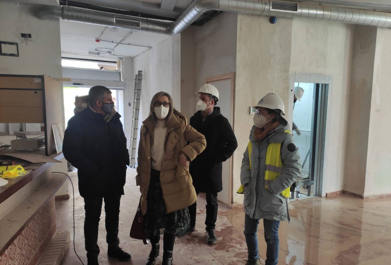 La gerente territorial del área de Cáceres del SEPAD, Ana Martín, visita Miajadas para tratar la gestión del Centro de Día y Pisos Tutelados