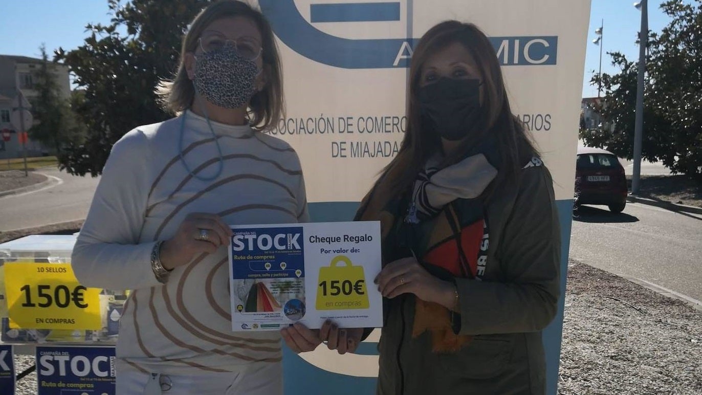 Acomic entrega los cheques de la Campaña del Stock, de 20, 60, 80 y 150 euros