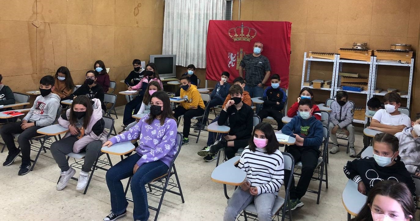 Los alumnos del CEIP García Siñeriz participan en la Campaña Antártica y adoptan pingüinos para protegerles