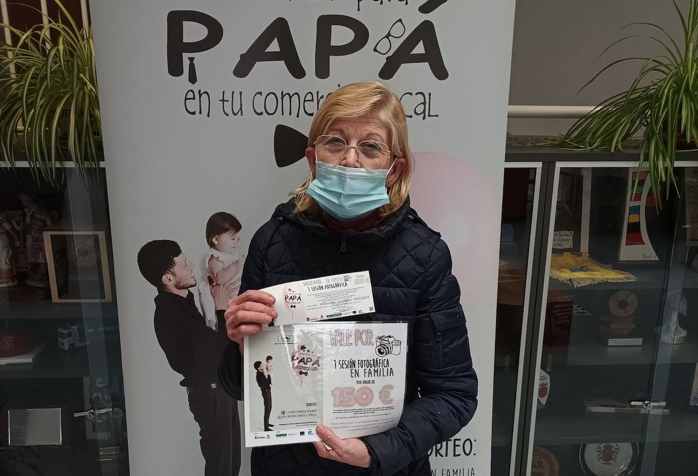 Mª Isabel Cruz gana la sesión fotográfica familiar por la campaña comercial del Día del Padre