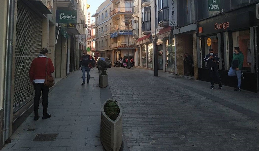Corte al tráfico en la avenida Trujillo de Miajadas