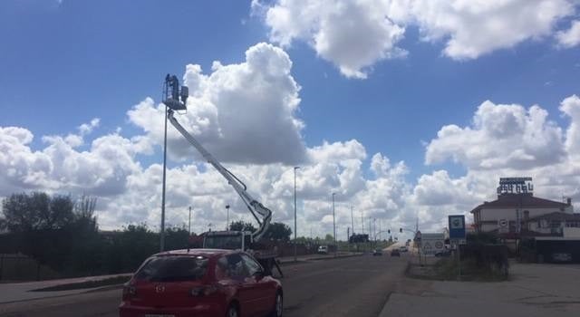 Comienza la instalación de bombillas LED en 283 luminarias de vías públicas