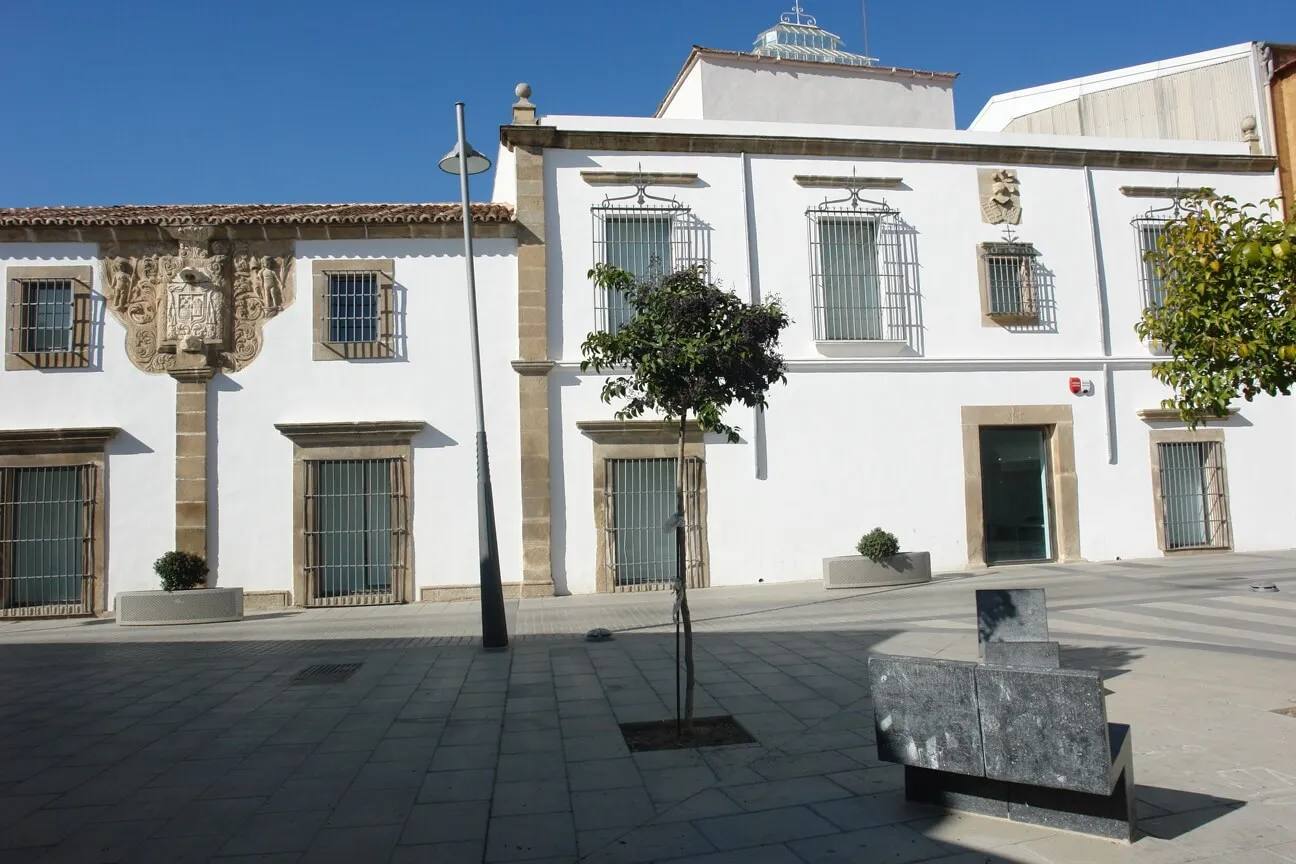La parada de autobús de la calle Federico García Lorca se traslada al Palacio Obispo Solís