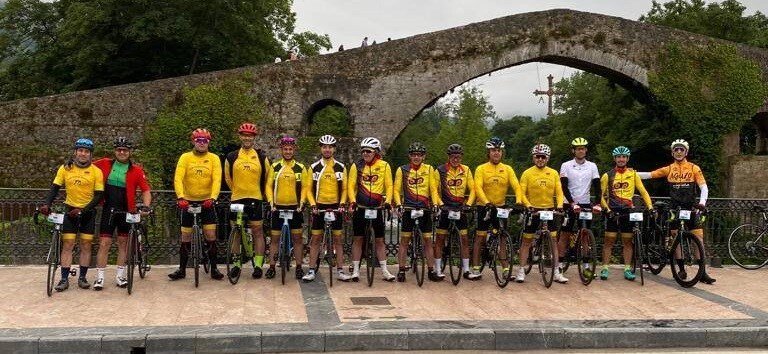 El Club Ciclista Miajadas 'desafía' los Lagos de Covadonga