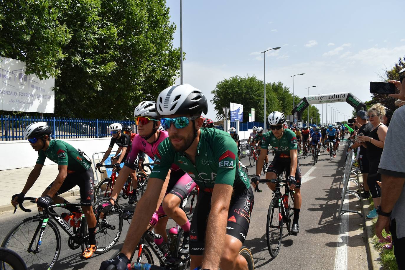 Miajadas, salida oficial de la cuarta etapa en la Vuelta Ciclista Extremadura 2022