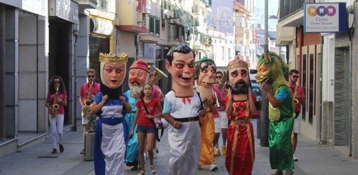 Los cabezudos volverán a inundar las calles en las Ferias y Fiestas de Miajadas 2022