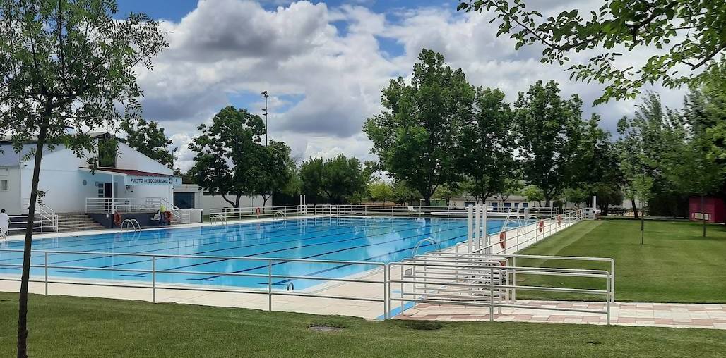 Los bonos para la piscina de verano se tramitarán en el ayuntamiento