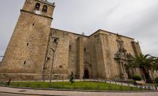 El pórtico de la Iglesia Santiago acogerá actividades de Preferia, por lo que se cortará el tráfico