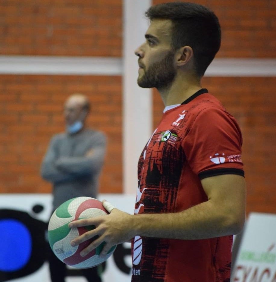Rodrigo González renueva con el Extremadura Grupo Laura Otero