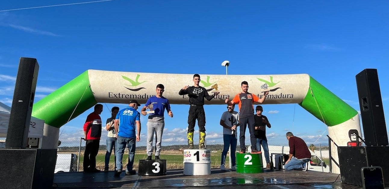 Miajadas acogió el XII Enduro de Motocross puntuable para el Campeonato de Extremadura