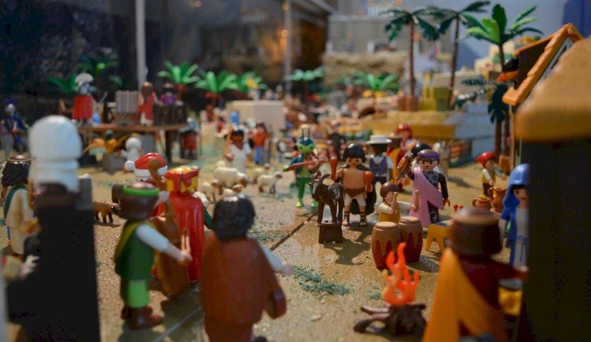 El miajadeño Nicolás Vega comparte con sus vecinos una exposición especial de Playmobil